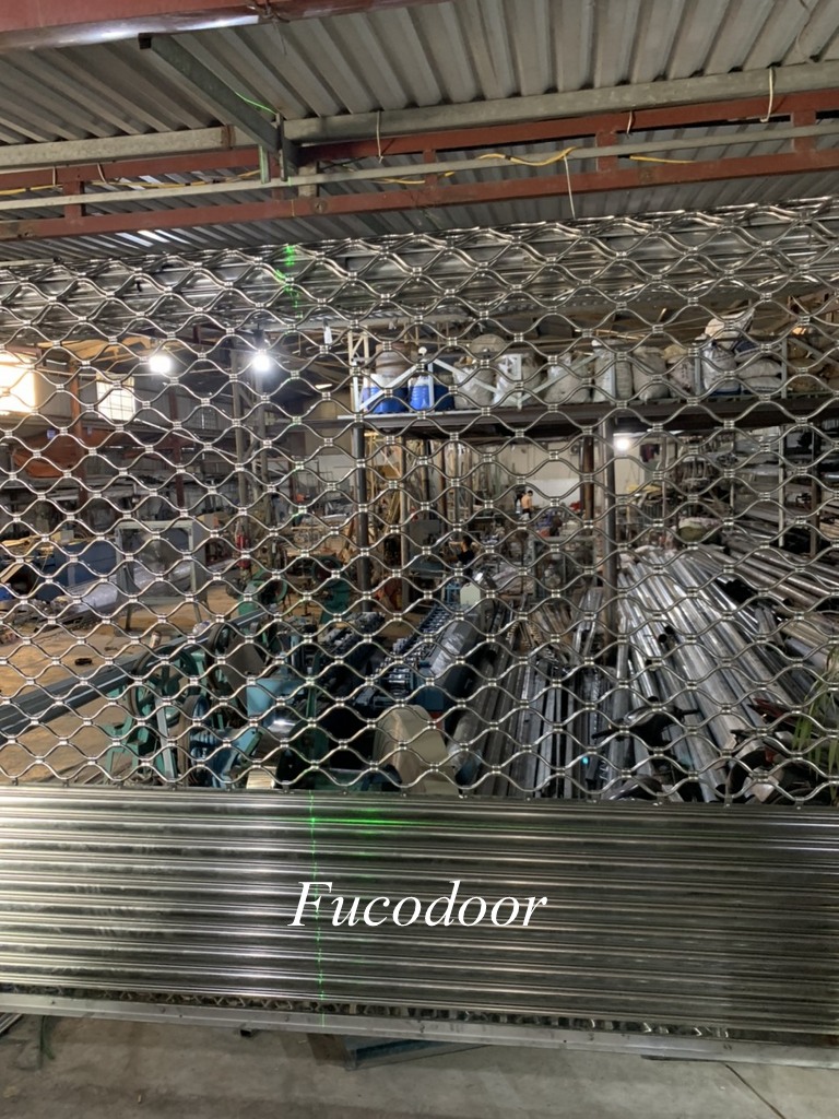 Cửa cuốn Mắt lưới inox Fuco, Cửa cuốn Mắt lưới inox Fucodoor, Cửa cuốn Mắt lưới Fucodoor tại Quảng Ninh